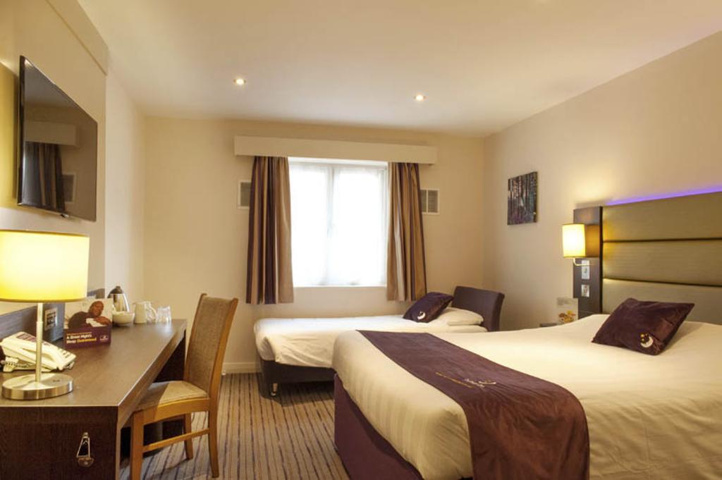 Premier Inn London Romford Central Oda fotoğraf