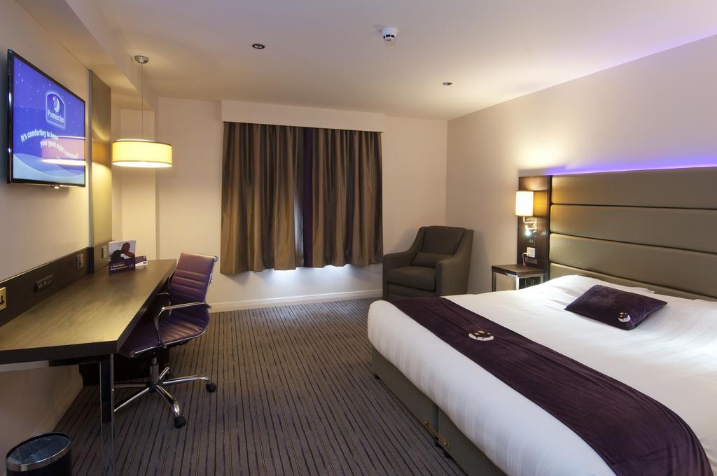 Premier Inn London Romford Central Dış mekan fotoğraf