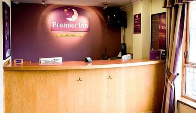 Premier Inn London Romford Central Dış mekan fotoğraf
